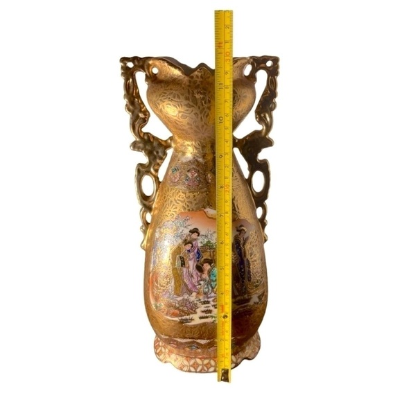 Vintage Satsuma Hand Painted Gold
Gilded Vase. Geisha ladies on both sides. - Picture 12 of 15